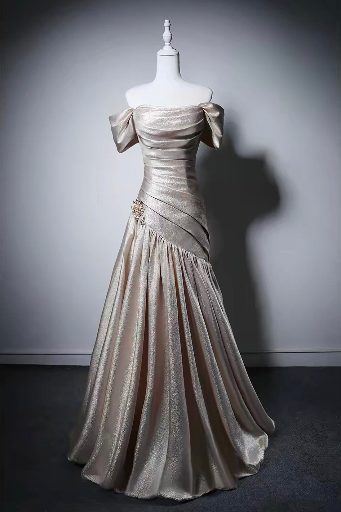 Elegant Champagne Gold Off-Shoulder Mermaid Prom Gown