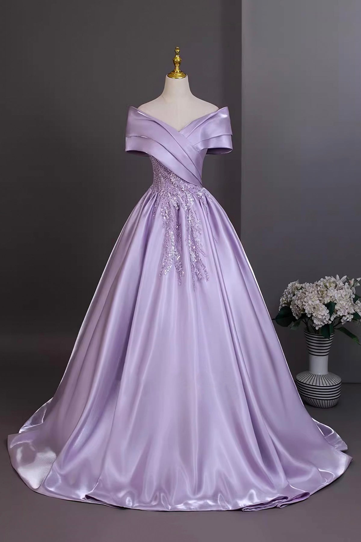 Elegant Lilac Satin Prom Dress Off-the-Shoulder Ball Gown