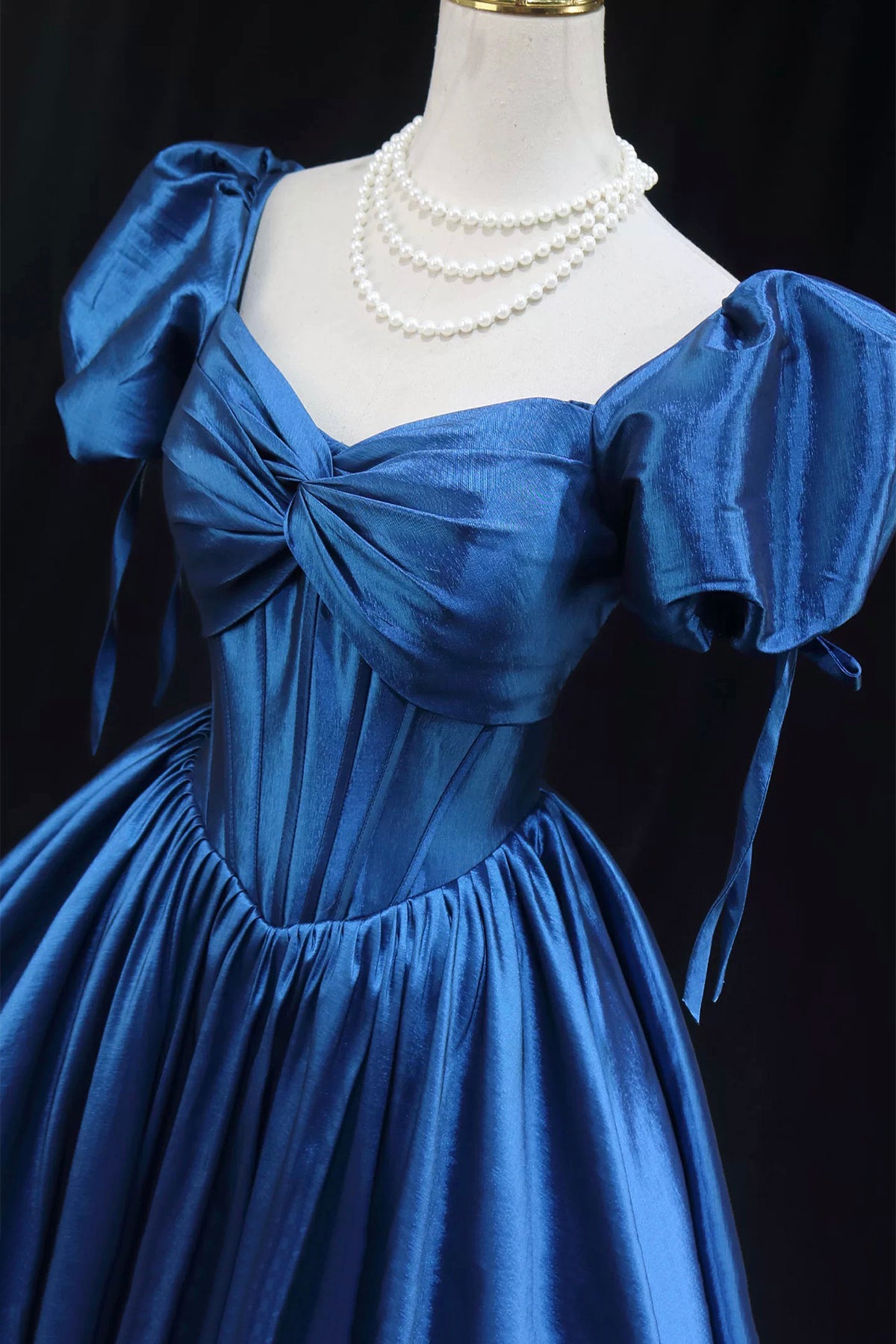 Elegant Blue Satin Ball Gown with Puffed Sleeves – Vintage Princess Formal Dress