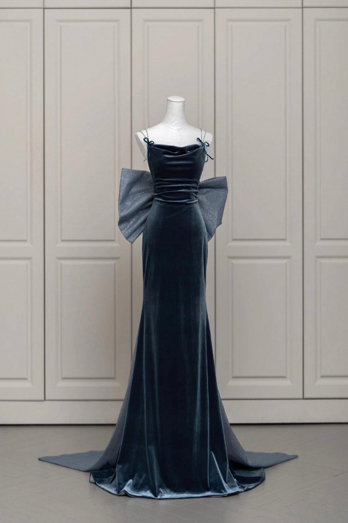 Blue Velvet Blue Prom Dress, Mermaid Backless Evening Party Dress with Bow