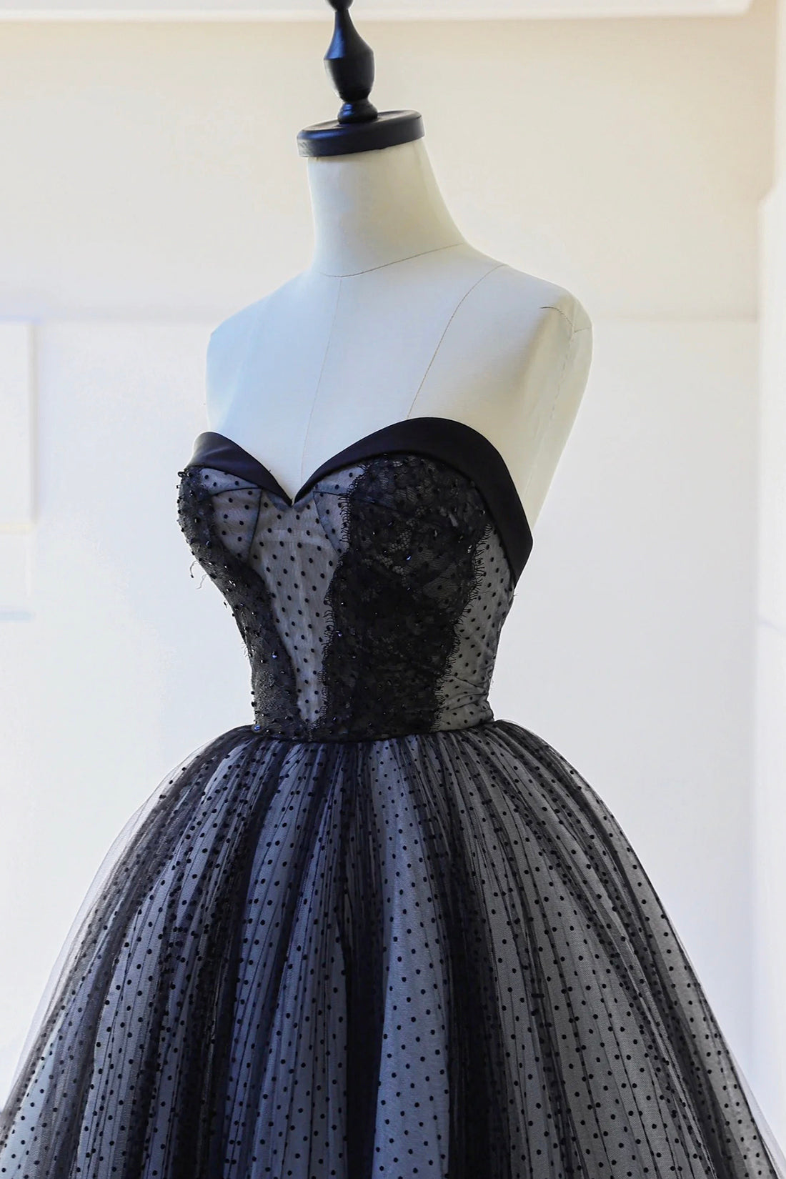 Black Strapless Tulle Lace Long Prom Dress, A-Line Sweetheart Neck Evening Party Dress