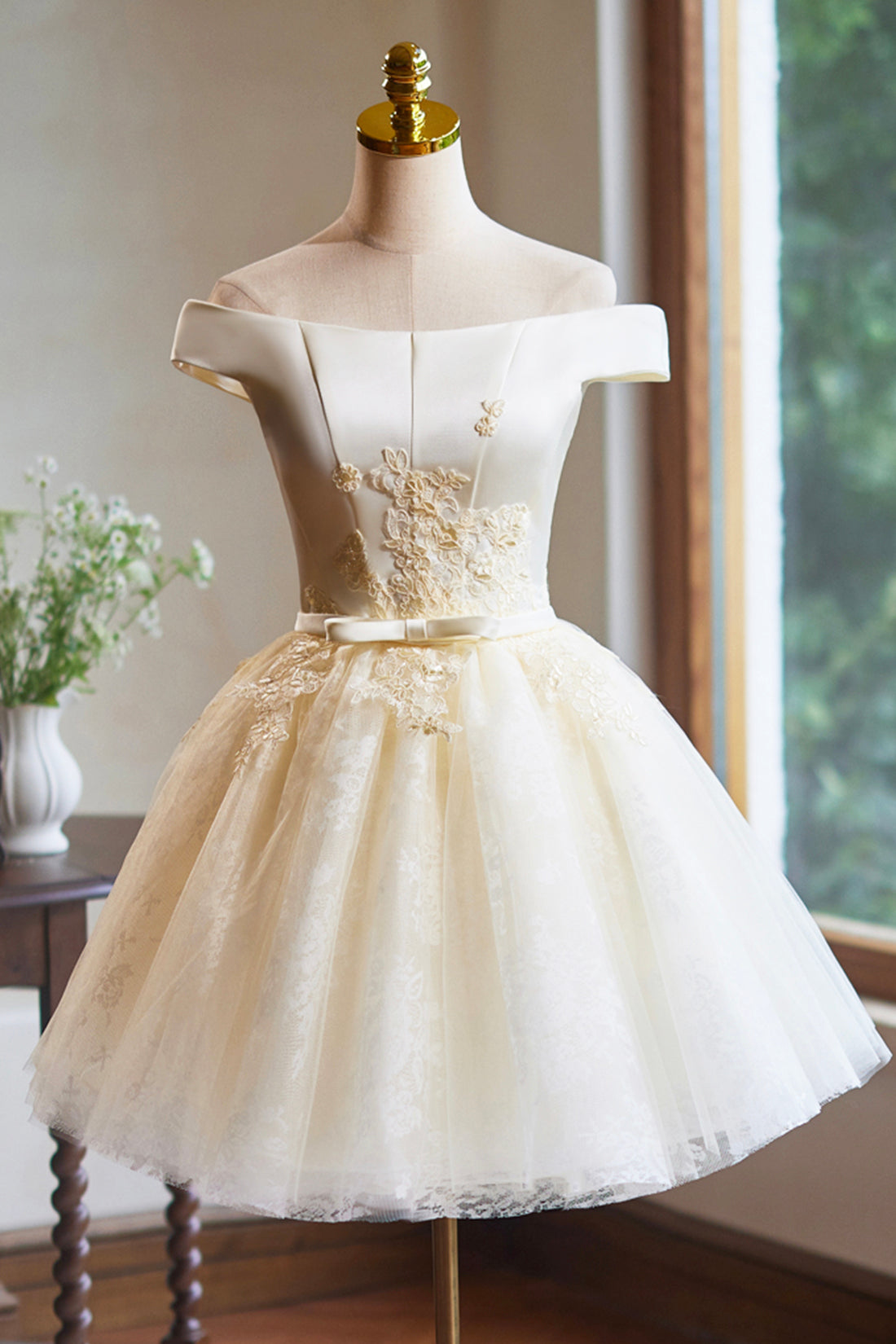 Cute Tulle Lace Knee Length Prom Dress Champagne Off the Shoulder Eve