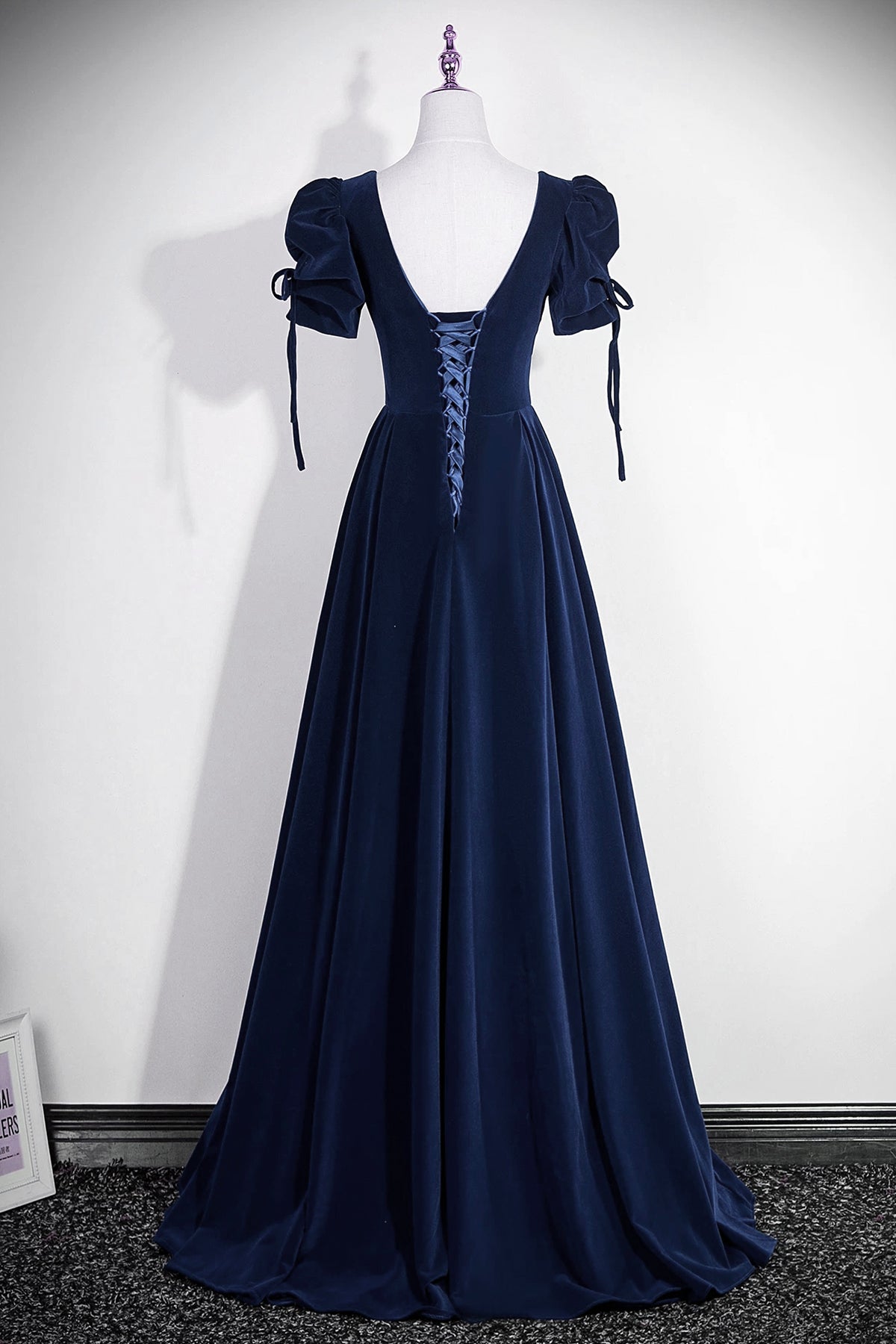 Navy Blue Velvet Evening Gown with Puff Sleeves, Floor-Length Formal Prom Dress