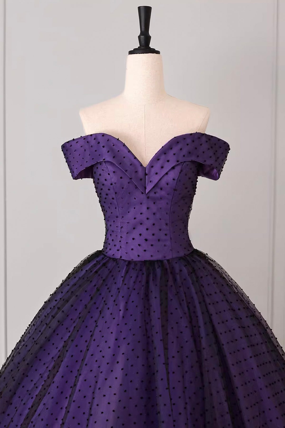 Elegant Purple/Burgundy Polka Dot Off-the-Shoulder Ball Gown for Formal Events