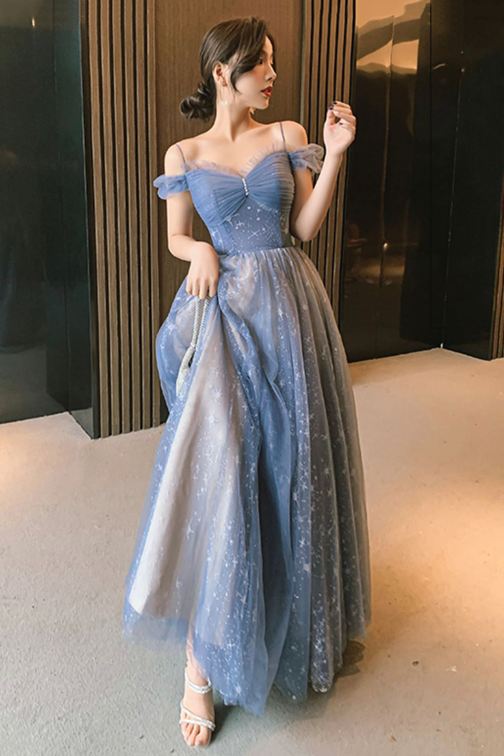Blue Tulle Long Prom Dress, A-Line Spaghetti Strap Graduation Party Dr Blue Tulle Long Prom Dress, A-Line Spaghetti Strap Graduation Party Dr