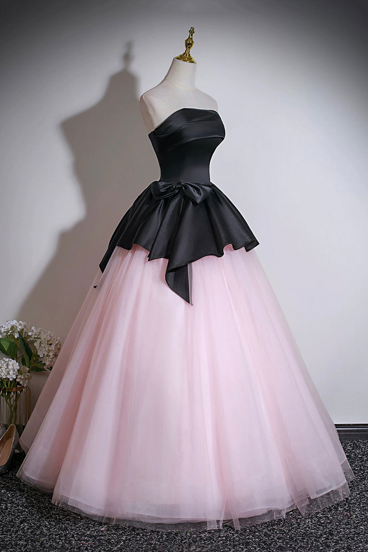 Elegant Strapless Evening Gown with Black Peplum and Pink Tulle Skirt