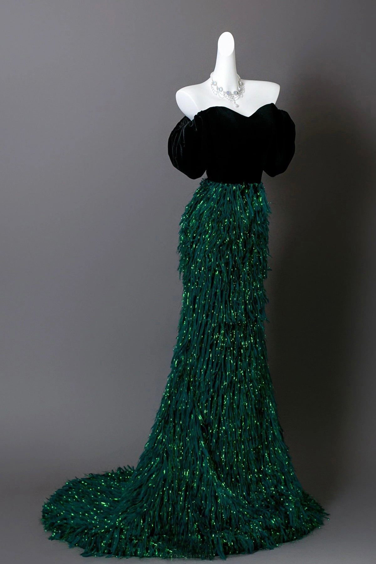 Sparkly Emerald Green Fringe Prom Gown Off Shoulder Velvet Sweetheart Neckline Mermaid Dress