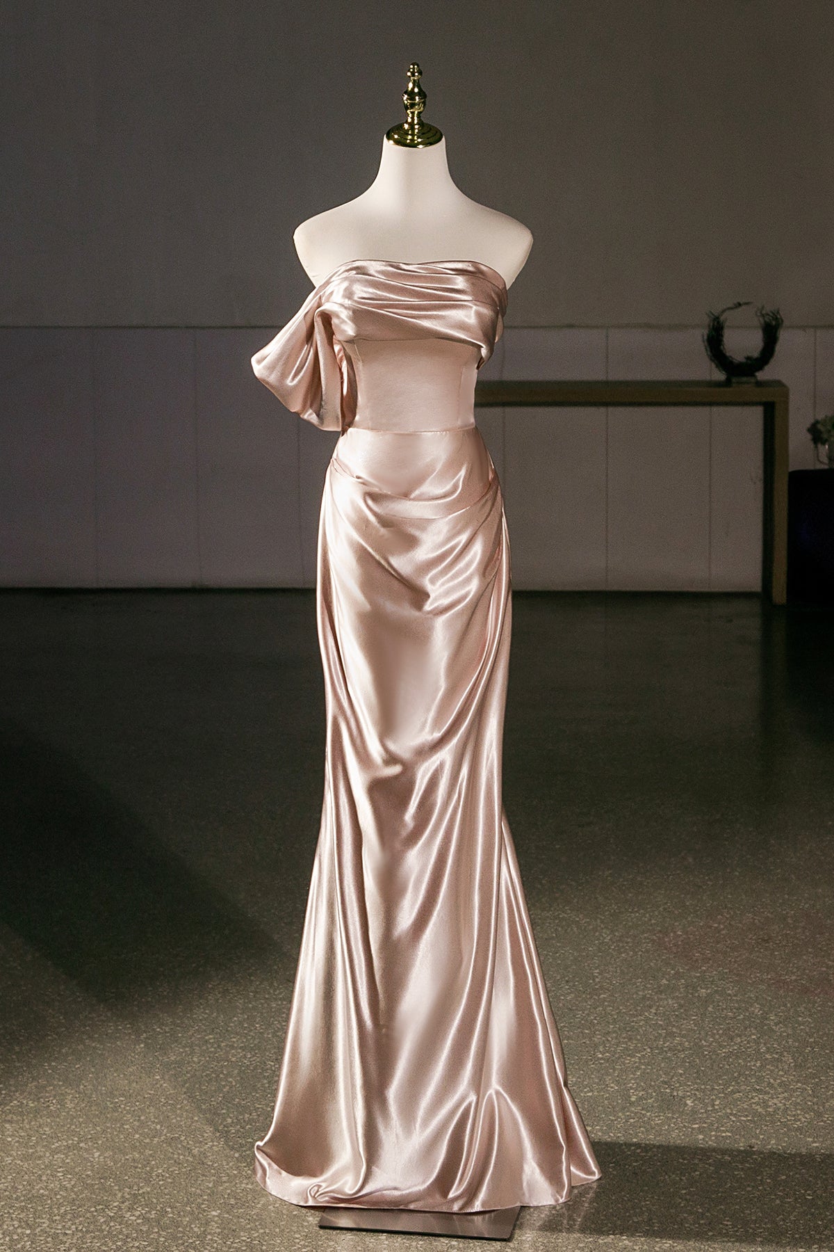 Champagne Off-Shoulder Satin Mermaid Evening Gown – Elegant Long Prom Dress