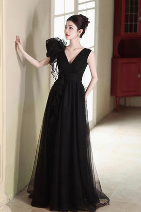 Sophisticated Black Tulle Evening Gown with Asymmetrical Ruffle Detail