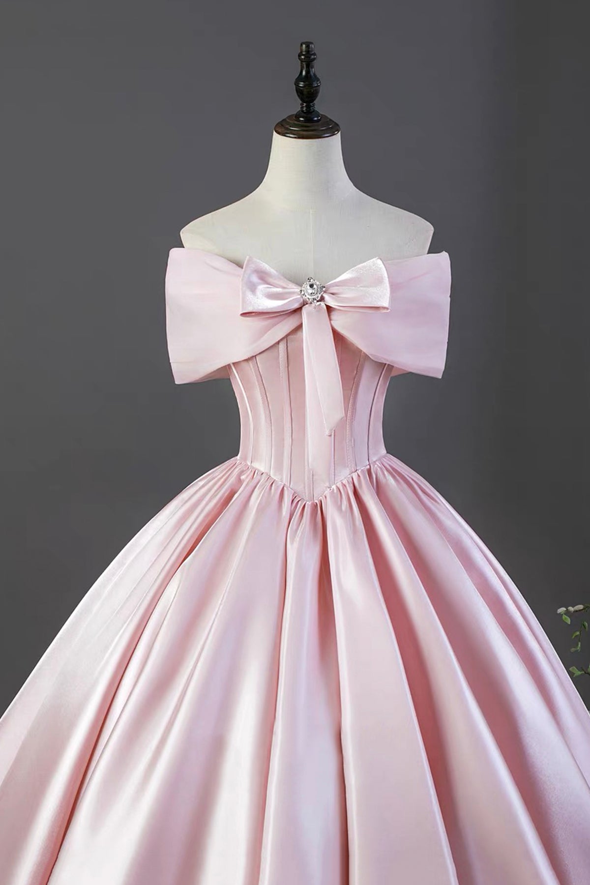 Pink Satin Off-the-Shoulder Ball Gown with Bow Detail – Elegant Formal Dress for Prom