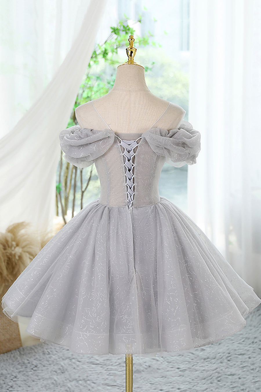 Gray Scoop Neckline Tulle Sequins Short Prom Dress, A-Line Off the Sho