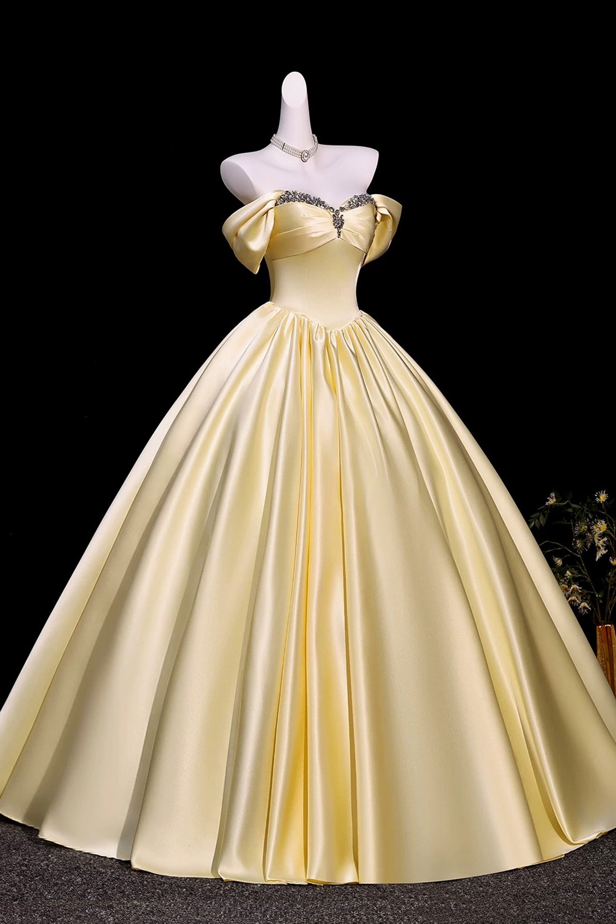 Yellow Off Shoulder Satin Prom Dress Crystal Sweetheart Corset A-Line Long Evening Gown