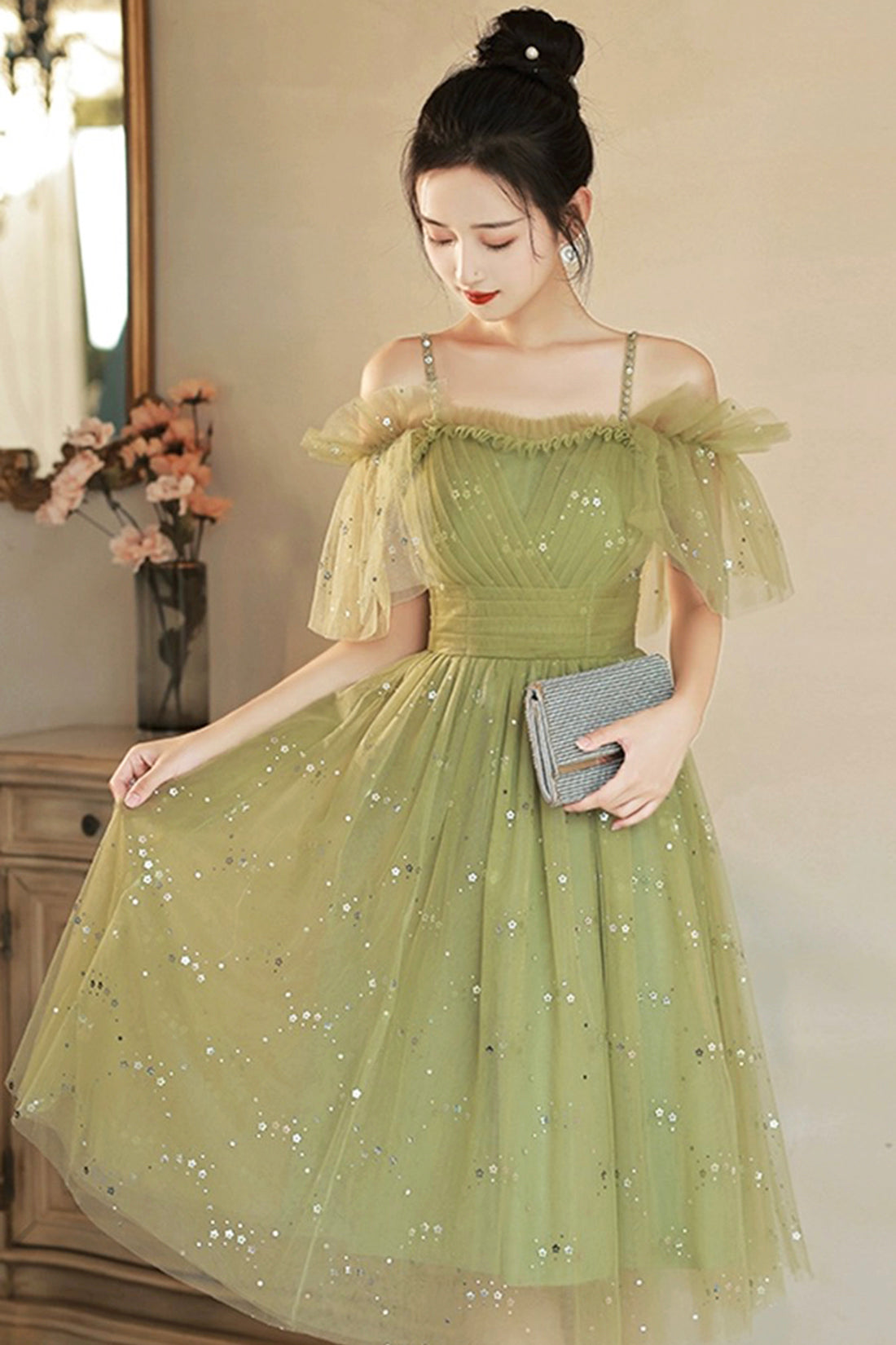 Green Spaghetti Strap Tulle Short Prom Dress, Charming Knee Length A-Line Party Dress