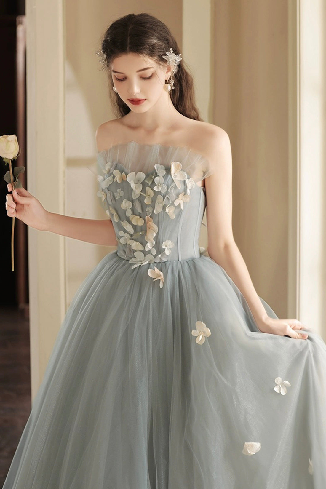 A-Line Gray Tulle Strapless Floor Length Prom Dress, Beautiful Backless Evening Party Dres with Flowers
