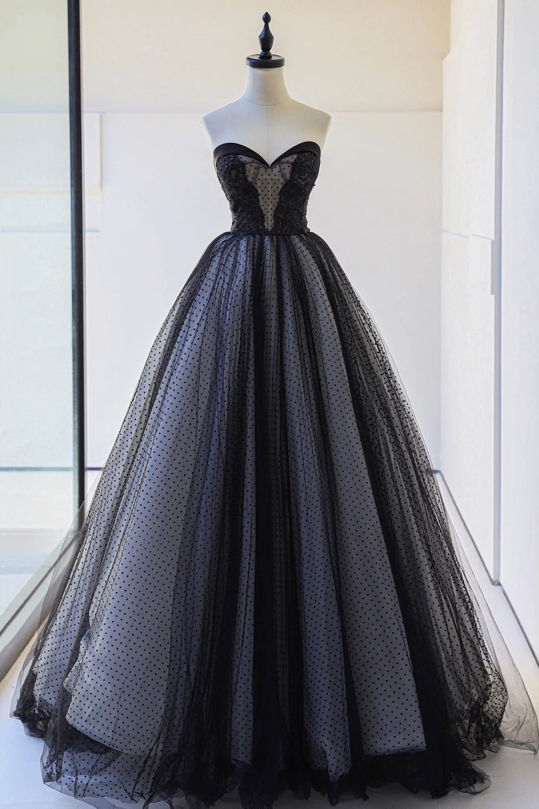 Black Strapless Tulle Lace Long Prom Dress, A-Line Sweetheart Neck Evening Party Dress
