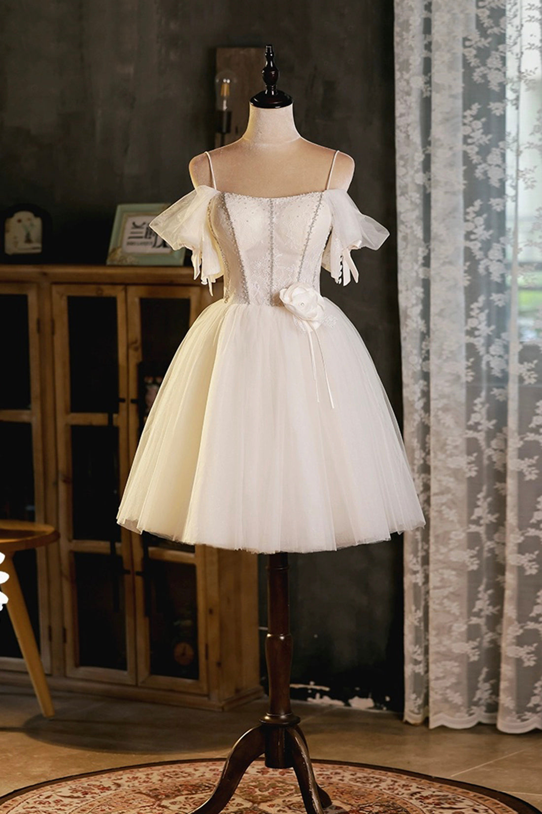 Lovely Spaghetti Strap Tulle Short Prom Dress, Light Champagne A-Line Evening Party Dress