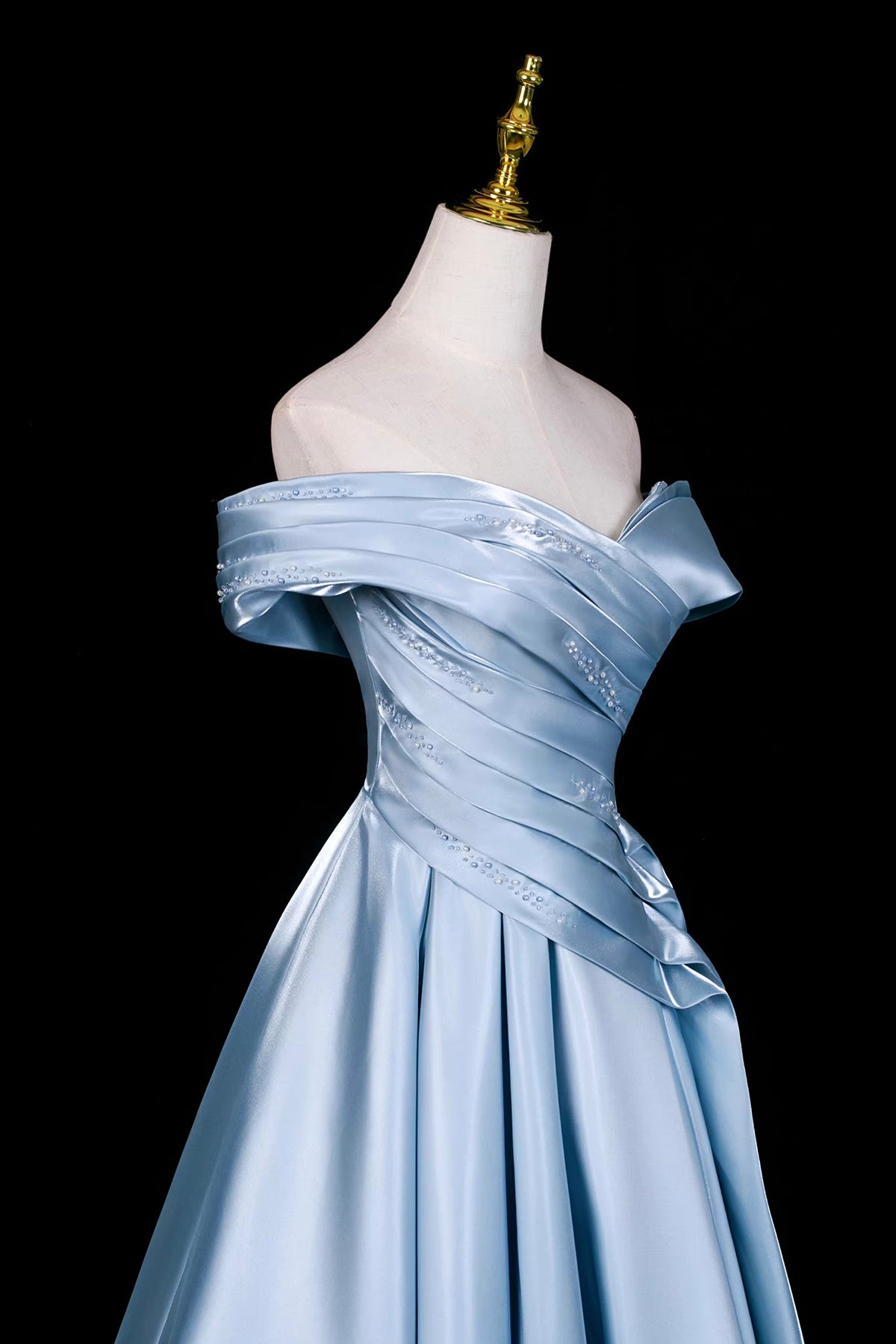 Elegant Light Blue Off-the-Shoulder Satin Ball Gown for Formal Events