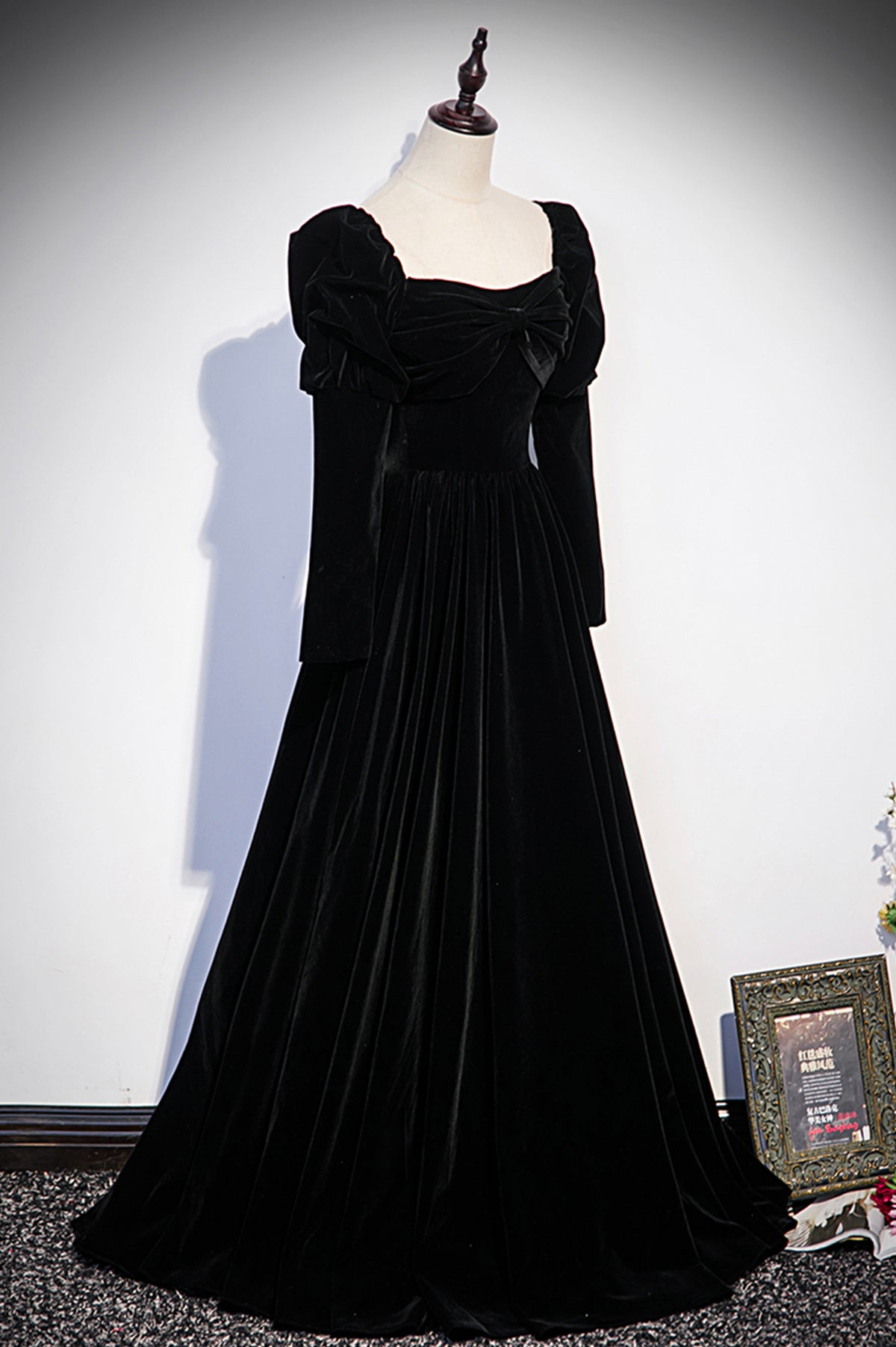 Black Velvet Long Sleeve Prom Dress, A-Line Evening Party Dress