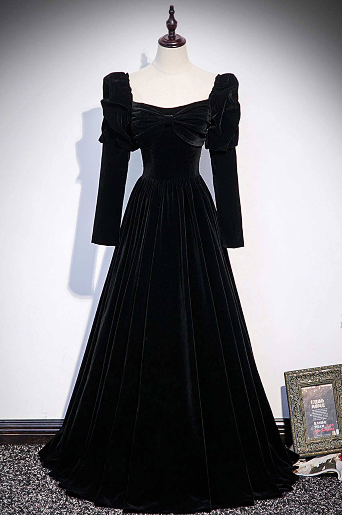 Black Velvet Long Sleeve Prom Dress, A-Line Evening Party Dress